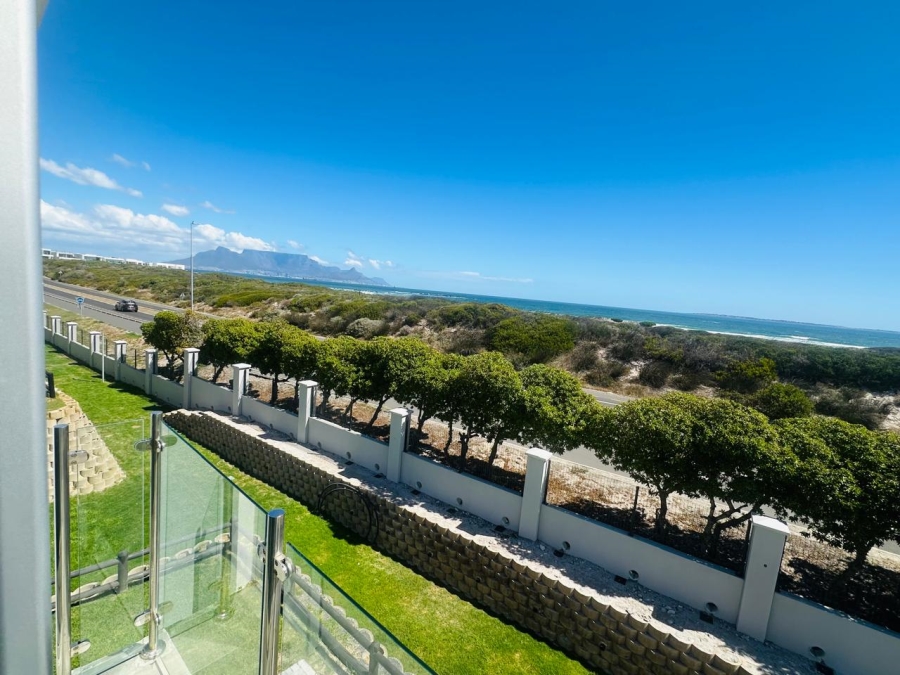 To Let 3 Bedroom Property for Rent in Big Bay Western Cape